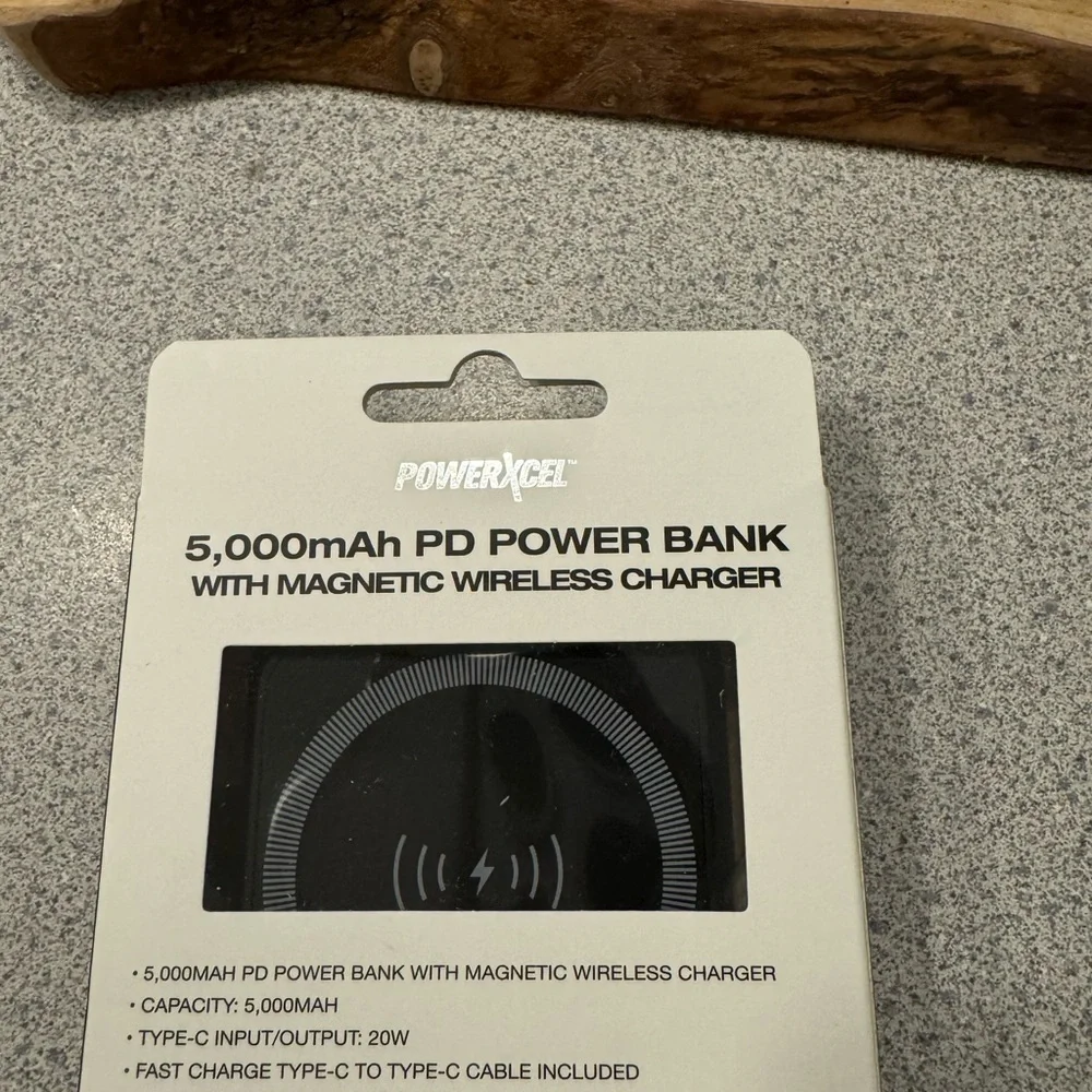 Black 5000mAh PD Power‎ Bank with Wireless Charger